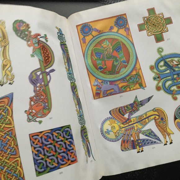 Full-Color Celtic Designs CD-ROM and Book - Picture 9 of 10